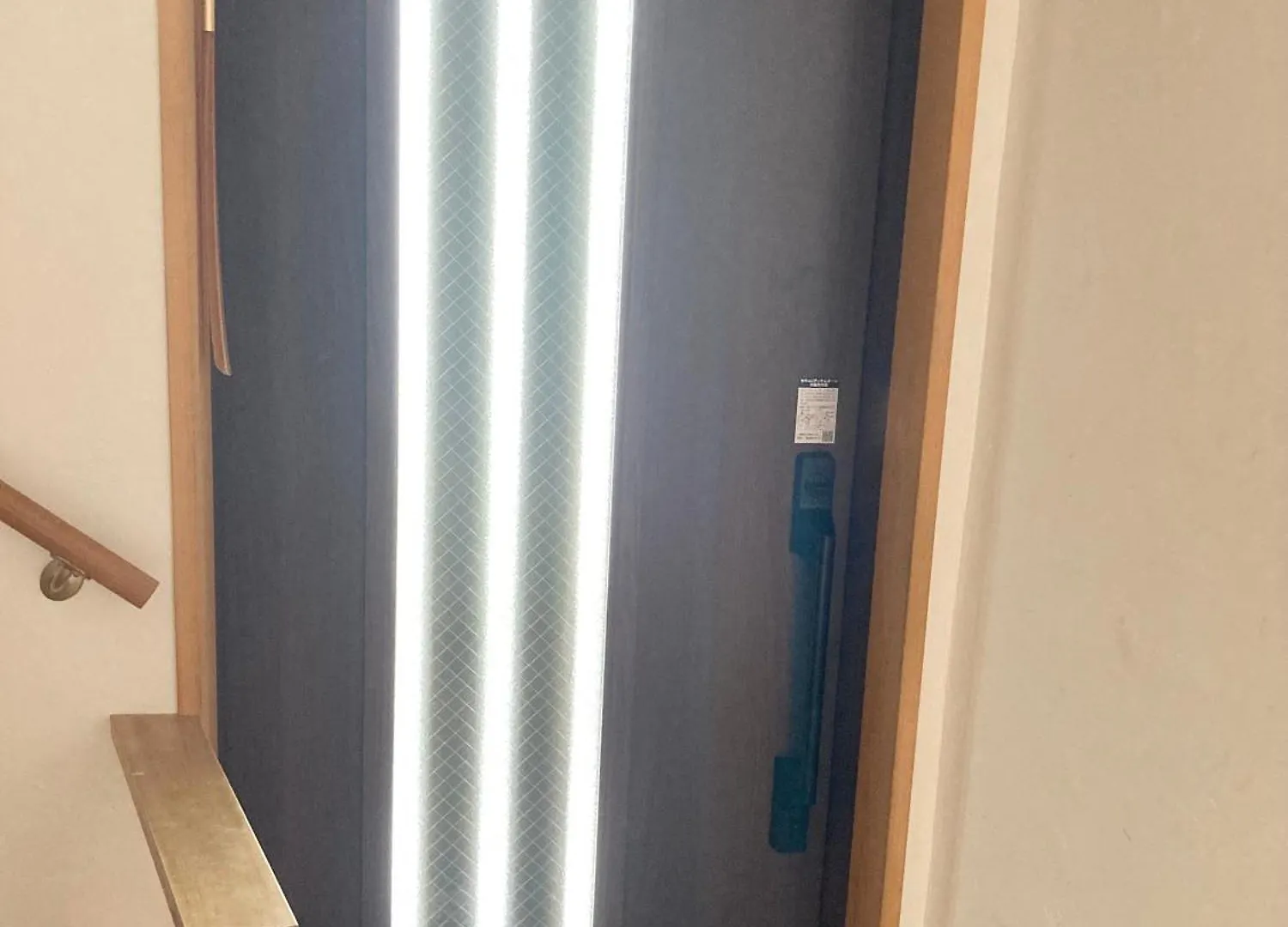 木と漆喰のモダンな部屋 Apartment Tokyo