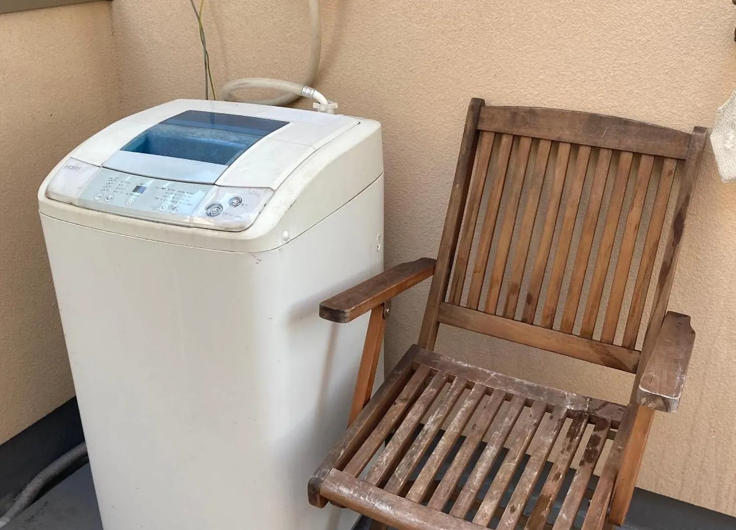 דירות טוקיו 木と漆喰のモダンな部屋